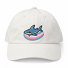 Weiße Cap mit Trans Pride Hai-Patch