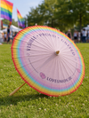 Pride Sonnenschirm aus Bambus – Rosa mit Regenbogen | "Visible. Proud. United." – ProudYou